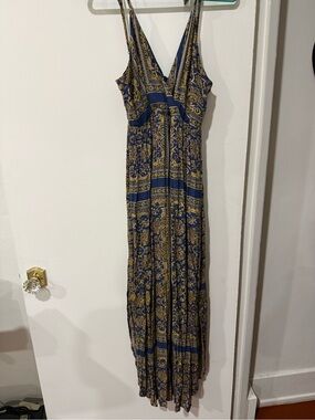 Xtaren Navy and Gold Printed V-Neck Maxi Dress